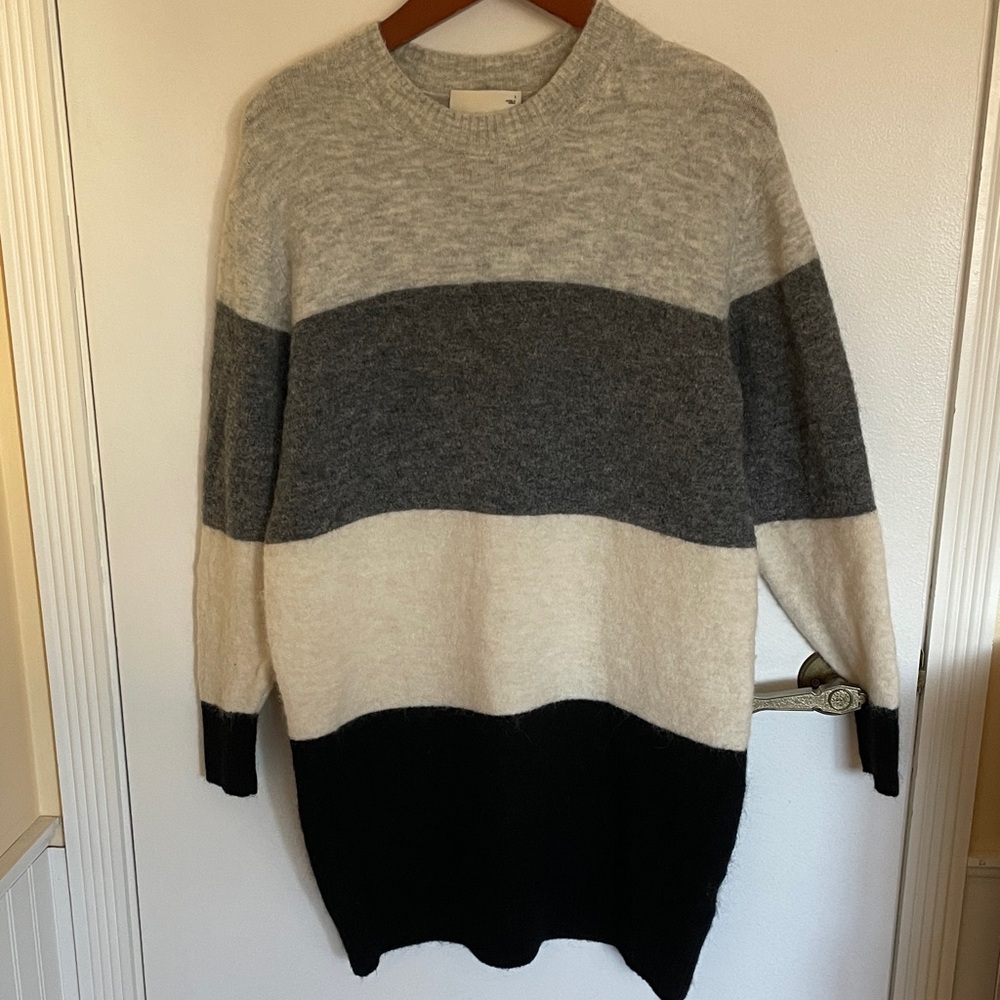 Size 1 or S/M Wilfred Free Gray Cream Black Striped Crew Neck Long Sweater